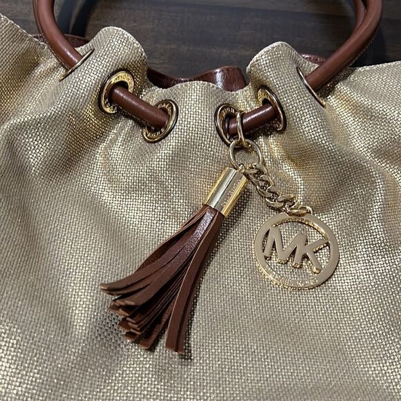 Micheal Kors canvas purse   - Picture 2 of 7